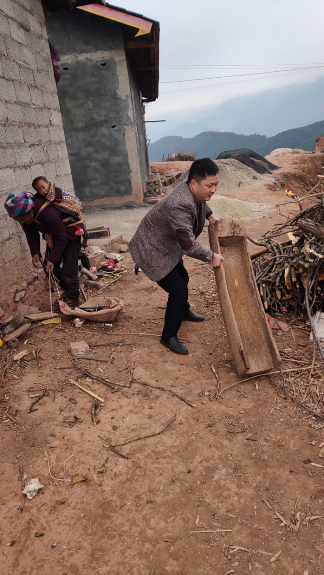 一名援彝审计干部的大爱情怀记民建会员泸州援彝扶贫干部蒋贵清